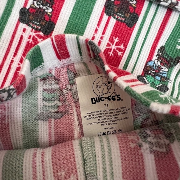 Buc-ees Two Piece Thermal Pajama Toddler 2T Christmas Holiday Lounge Wear Beaver - Picture 6 of 10